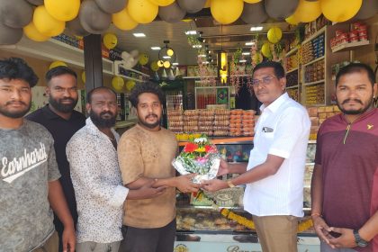 ಹೊಸದಾಗಿ ರಾಯಲ್ ಬೇಕರಿ ಉದ್ಘಾಟನೆ