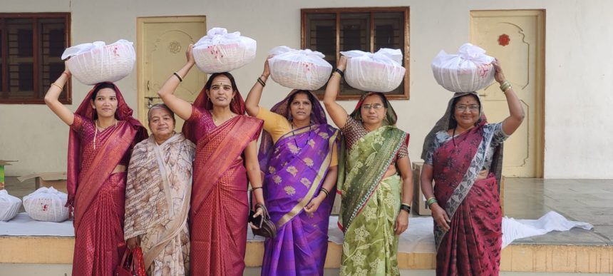 ಚಿಂಚಣಿ ದಾಸೋಹ ಜಾತ್ರೆಗೆ ಬೇಡಕಿಹಾಳದ ಭಕ್ತರಿಂದ 25000 ಕರಿಗಡಬು ಹಾಗೂ 35000 ರೂ. ದೇನಿಗೆ ಅರ್ಪಣೆ