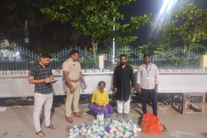 ರೈಲ್ವೆ ಸ್ಟೇಷನ್ ಹತ್ತಿರ ಮಾನವ ಸೇವನೆ ಯೋಗ್ಯವಲ್ಲದ ವಸ್ತು ಮಾರಾಟ ಮಾಡುವ ವ್ಯಕ್ತಿ  ಇದೀಗ ಪೊಲೀಸರ ಅತಿಥಿ