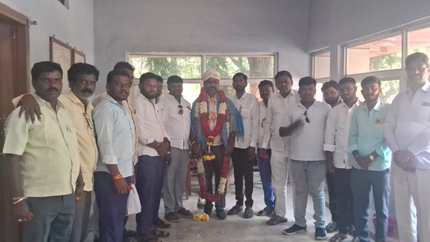 ಬಿ ಜೆ ಪಿ, ಎಸ್ ಸಿ ಮೋರ್ಚಾ ಅಧ್ಯಕ್ಷರಾದ ಹಸೇನಪ್ಪ ಹೆಚ್. ಸೂಲಂಗಿಗೆ ಸನ್ಮಾನ