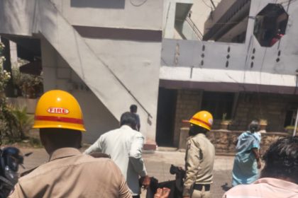 ಗೋಕಾಕದಲ್ಲಿ ಅಗ್ನಿ ಅವಘಡ – ಓರ್ವನ ರಕ್ಷಣೆ