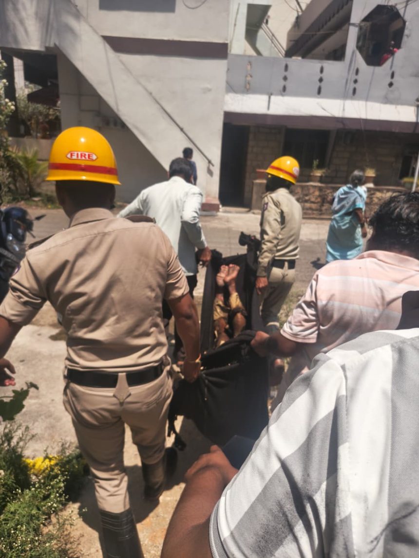 ಗೋಕಾಕದಲ್ಲಿ ಅಗ್ನಿ ಅವಘಡ – ಓರ್ವನ ರಕ್ಷಣೆ