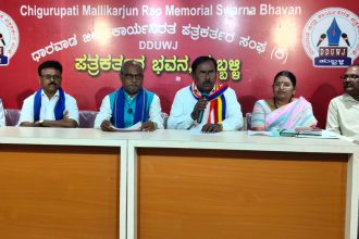 ಬೌದ್ಧ ಧರ್ಮ ಅಭಿವೃದ್ಧಿ ನಿಗಮವನ್ನು ಘೋಷಣೆ  ಮಾಡಿದ್ದಕ್ಕೆ ಅಭಿನಂದನೆ ಸಲ್ಲಿಸಿದ ಸದಾನಂದ ತೇರದಾಳ