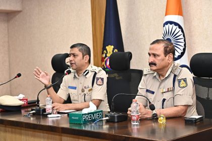 ಪೆಟ್ರೋಲ್ ಬಂಕ್‌ಗಳ ಬಳಿ ಖಾಕಿ ಹದ್ದಿನ ಕಣ್ಣು: ಬಾಟಲಿಗಳಲ್ಲಿ ಇಂಧನ ನೀಡಿದರೆ ಬೀಳುತ್ತೆ ಕೇಸ್!