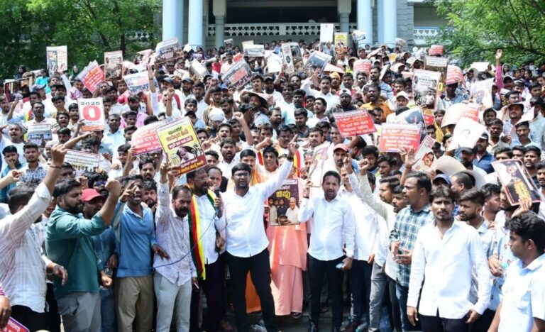 ಖಾಲಿ ಹುದ್ದೆಗಳ ನೇಮಕಾತಿಗೆ ಆಗ್ರಹಿಸಿ ವಿದ್ಯಾರ್ಥಿಗಳ ಬೃಹತ್ ಪ್ರತಿಭಟನೆ