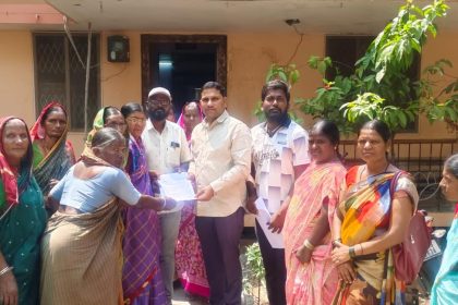 ಕನ್ನಾರಿ ಗ್ರಾಮದಲ್ಲಿ ಅಕ್ರಮ ಮಧ್ಯ ಮಾರಾಟ ವಿರೋಧಿಸಿ ಅಬಕಾರಿ ನಿರೀಕ್ಷಕರಿಗೆ ಮನವಿ