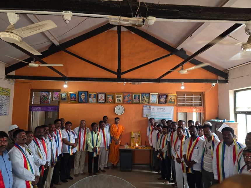 ಕೊಕಟನೂರ ಗ್ರಾಮದಲ್ಲಿ ಭಕ್ತಿಭಾವದಿಂದ ಮಹಾವೀರ ಜಯಂತಿ ಆಚರಣೆ ಕೊಕಟನೂರ ಗ್ರಾಮದಲ್ಲಿ ಭಕ್ತಿಭಾವದಿಂದ ಮಹಾವೀರ ಜಯಂತಿ ಆಚರಣೆ