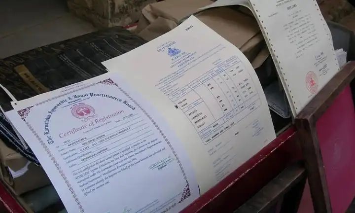 ಉಪನ್ಯಾಸಕರ ದಾಖಲೆಗಳ ಪರಿಶೀಲನೆ : 20 ಅತಿಥಿ ಶಿಕ್ಷಕರು ನಕಲಿ ದಾಖಲೆ ಸಲ್ಲಿಕೆ ಉಪನ್ಯಾಸಕರ ದಾಖಲೆಗಳ ಪರಿಶೀಲನೆ : 20 ಅತಿಥಿ ಶಿಕ್ಷಕರು ನಕಲಿ ದಾಖಲೆ ಸಲ್ಲಿಕೆ