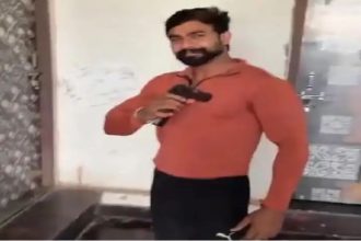 ಎದೆಗೆ ರಿವಾಲ್ವರ್ ಇಟ್ಟು ರೀಲ್ಸ್ ಮಾಡುವಾಗ ಮಿಸ್‌ಫೈರ್ ಆಗಿ ವ್ಯಕ್ತಿ ಸಾವು : ವಿಡಿಯೋ ವೈರಲ್