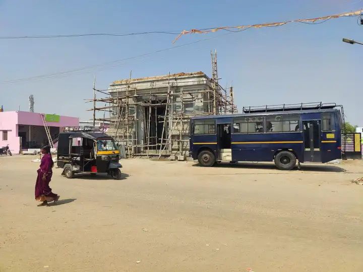 ಜಾತಿ ವೈಷಮ್ಯ :  ಎಲ್ಲಾ ಕ್ಷೌರದ ಅಂಗಡಿಗಳು ಬಂದ್‌