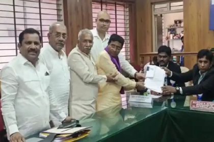 ತಿಮ್ಮಾಪುರ ಉಪಸ್ಥಿತಿಯಲ್ಲಿ ನಾಮಪತ್ರ ಸಲ್ಲಿಸಿದ ಉಮೇಶ್ ಮೇಟಿ 