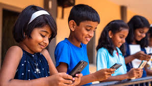 ಸ್ಟೂಡೆಂಟ್ಸ್ ಕೇರ್: ಜಗತ್ತಿನ ಹೆಚ್ಚಿನ ರಾಷ್ಟçಗಳ ಶಾಲೆಗಳಲ್ಲಿ ಮೊಬೈಲ್ ನಿಷೇಧ