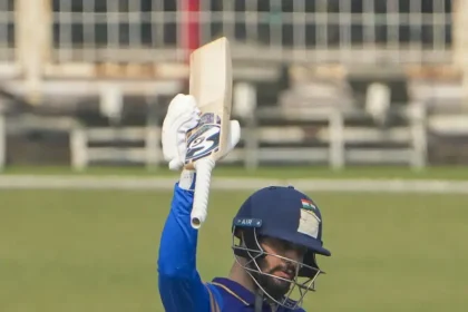 ಕ್ರಿಕೆಟಿಗ ಸಮೀರ ರಿಝವಿ ಬಲಗೈ ಸುರೇಶ್ ರೈನಾ ಅಂತೆ