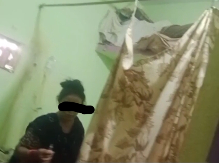 ಮನೆಯಲ್ಲೇ ನಕಲಿ ಕ್ಲಿನಿಕ್ ಪತ್ತೆ ಅಧಿಕಾರಿಗಳೇ ಏನು ಮಾಡುತ್ತಿದ್ದೀರಾ? ಮನೆಯಲ್ಲೇ ನಕಲಿ ಕ್ಲಿನಿಕ್ ಪತ್ತೆ ಅಧಿಕಾರಿಗಳೇ ಏನು ಮಾಡುತ್ತಿದ್ದೀರಾ?