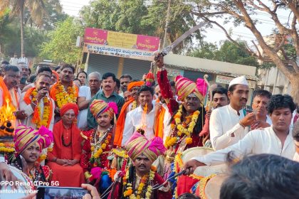 ಸವಣೂರ ಪಟ್ಟಣ ಮೂರನೇ ವರ್ಷದ ವೀರಭದ್ರೇಶ್ವರ ಗುಗ್ಗಳ ಕಾರ್ಯಕ್ರಮ.