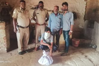 ಕಲಘಟಗಿ ಹಿರೆಹೋನ್ನಹಳ್ಳಿಯ ಗ್ರಾಮದಲ್ಲಿ ಅಕ್ರಮ ಸರಾಯಿ ಮಾರುತ್ತಿದ್ದವರ ಬಂಧನ.