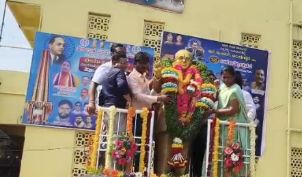 ಸಮಾನತೆ, ಶಿಕ್ಷಣ ಮತ್ತು ಸ್ವಾಭಿಮಾನಕ್ಕೆ ದಾರಿದೀಪ : ಡಾ. ಬಿ.ಆರ್. ಅಂಬೇಡ್ಕರ್ 135ನೇ ಜಯಂತಿ ಸಮಾನತೆ, ಶಿಕ್ಷಣ ಮತ್ತು ಸ್ವಾಭಿಮಾನಕ್ಕೆ ದಾರಿದೀಪ : ಡಾ. ಬಿ.ಆರ್. ಅಂಬೇಡ್ಕರ್ 135ನೇ ಜಯಂತಿ