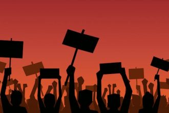 ಧಾರವಾಡದಲ್ಲಿ ಉದ್ಯೋಗಾಕಾಂಕ್ಷಿಗಳ ಬೃಹತ್ ಪ್ರತಿಭಟನೆ: ವಿದ್ಯಾರ್ಥಿ ಮುಖಂಡರು ಪೊಲೀಸರ ವಶಕ್ಕೆ