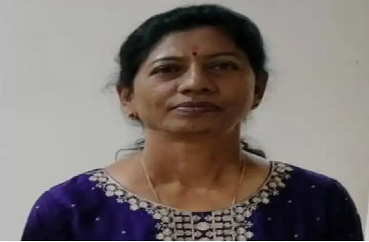 ಸರ್ಕಾರಿ ಶಾಲಾ ಶಿಕ್ಷಕಿಯನ್ನು ಕೊಚ್ಚಿ ಕೊಲೆಗೈದು ಸುಟ್ಟು ಹಾಕಿದ ಕಿರಾತಕರು 