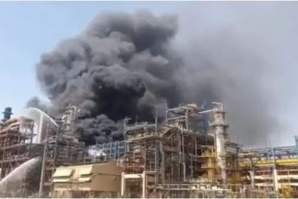 ನಾಳೆ ಮೋದಿ ಉದ್ಘಾಟಿಸಲಿದ್ದ ತೈಲಸಂಗ್ರಹಣಾ ಘಟದಲ್ಲಿ ಭೀಕರ ಬೆಂಕಿ ಅವಘಡ 