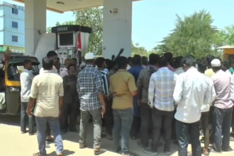 ಎಲ್‍ಪಿಜಿ ಬೆಲೆ ಏರಿಕೆ : ಗ್ಯಾಸ್ ಫಿಲ್ಲಿಂಗ್ ಬಂದ್ ಮಾಡಿ ಆಟೋ ಚಾಲಕರಿಂದ  ಆಕ್ರೋಶ