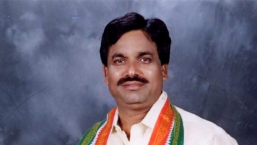 ಅರಣ್ಯ ಇಲಾಖೆಯ ವರ್ತನೆಗೆ ಕಣ್ಣೀರಿಟ್ಟ ಶಾಸಕ ರುದ್ರಪ್ಪ ಲಮಾಣಿ ಅರಣ್ಯ ಇಲಾಖೆಯ ವರ್ತನೆಗೆ ಕಣ್ಣೀರಿಟ್ಟ ಶಾಸಕ ರುದ್ರಪ್ಪ ಲಮಾಣಿ